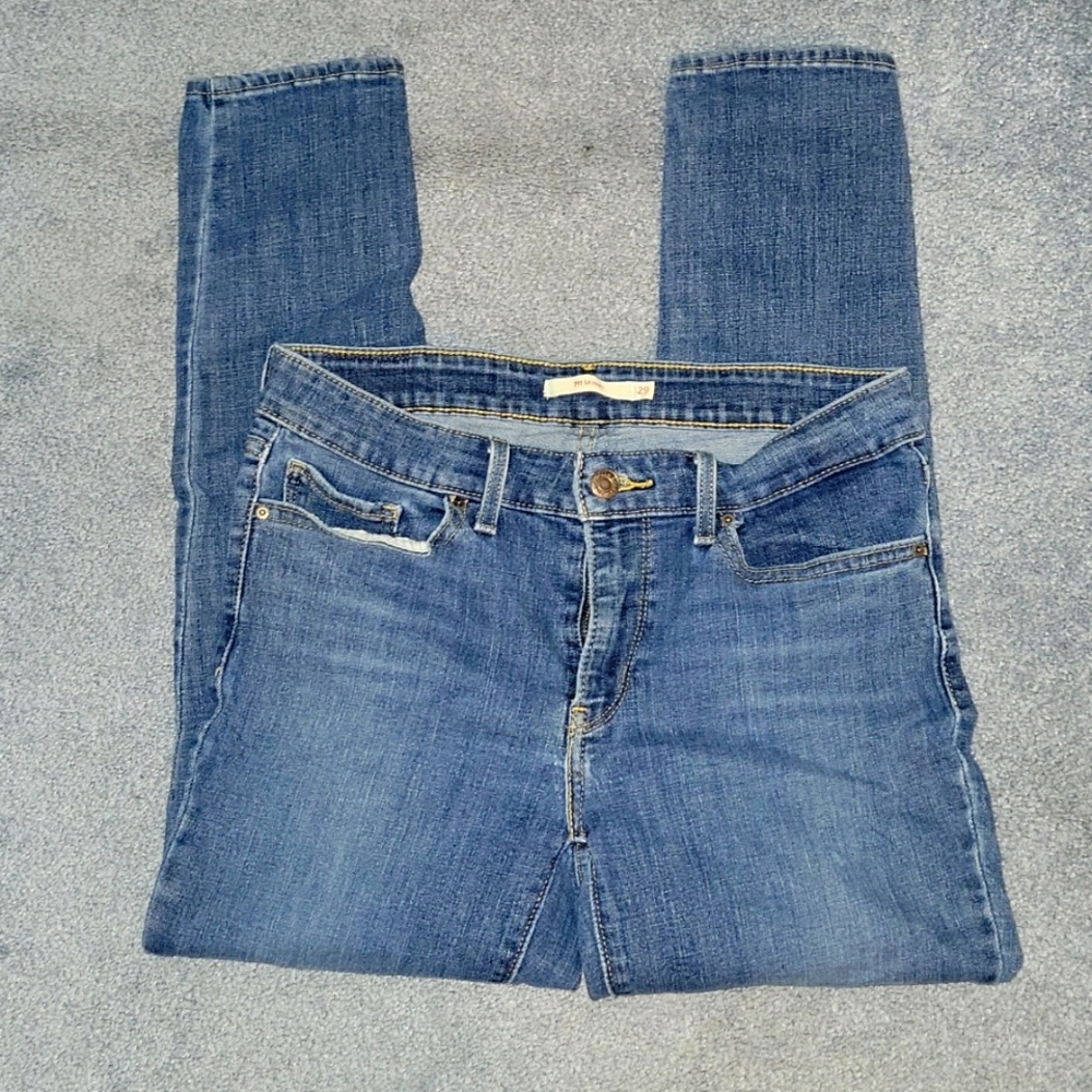 711 Skinny Jeans